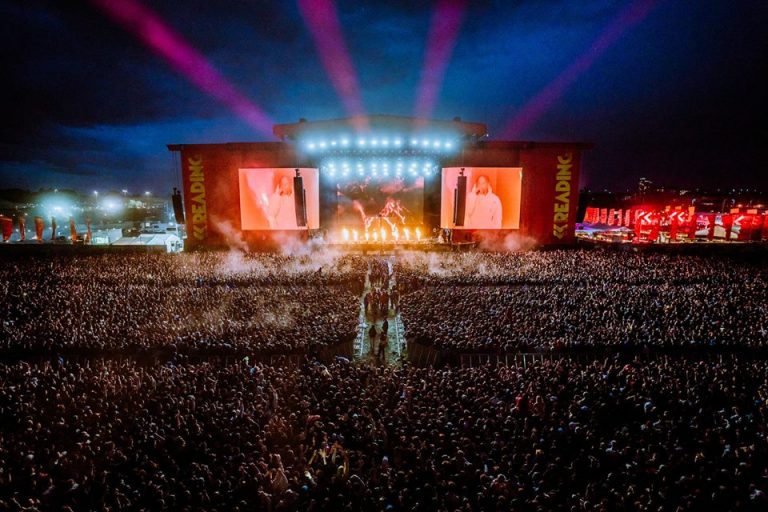 Reading Festival 2018 Travis Scott : Vídeos dos concertos completos do Reading Festival 2018 ...